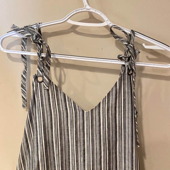 Doe & Rae Maxi Dress - Picture 3 of 6